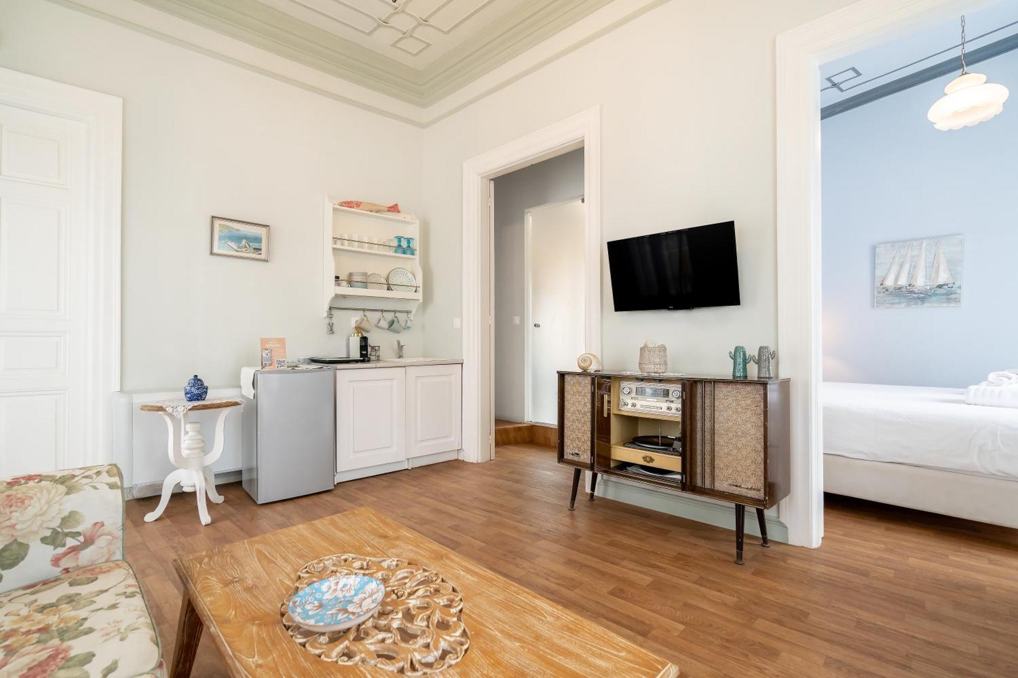 Castel Abaso Boutique Apartments By Explore Andros 外观 照片